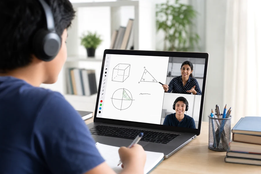 Live tutoring app development enabling students and tutors to connect through video sessions and virtual classrooms