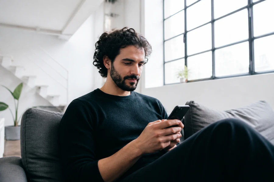 Signal inspired messaging app preview